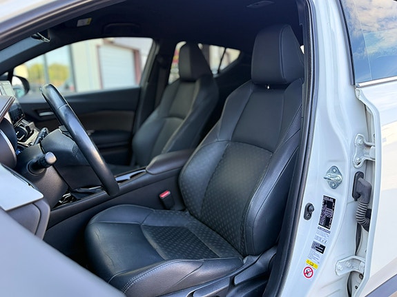 Toyota C-HR 9 of 16