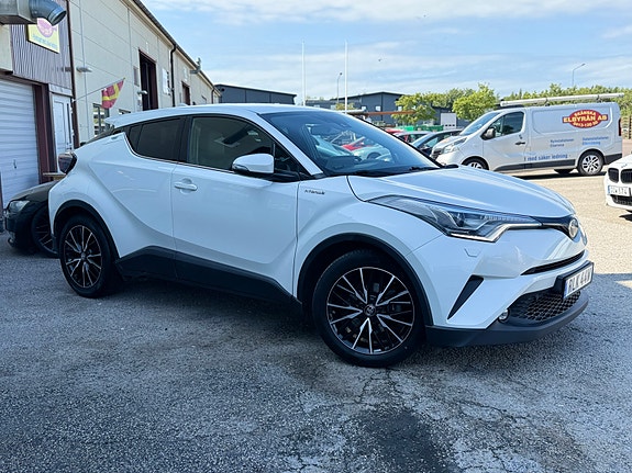 Toyota C-HR 6 of 16