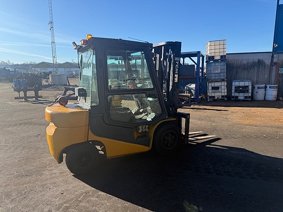 Gaffeltruck TCM FD30T6H 2 of 5