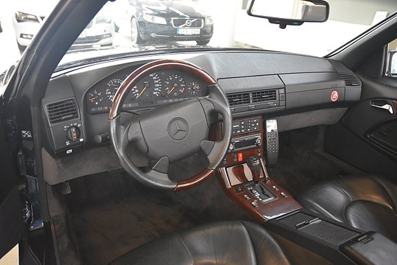 Mercedes-Benz SL320 6 of 14