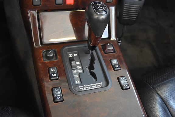 Mercedes-Benz SL320 12 of 14