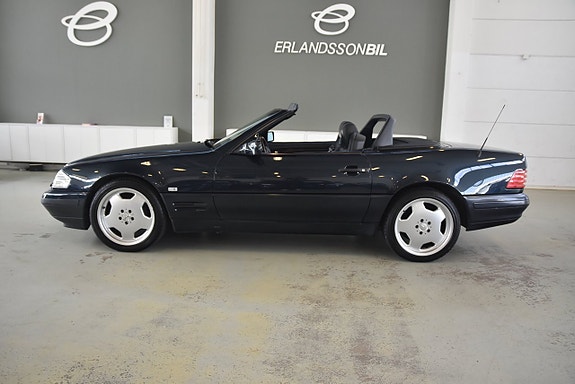 Mercedes-Benz SL320 5 of 5