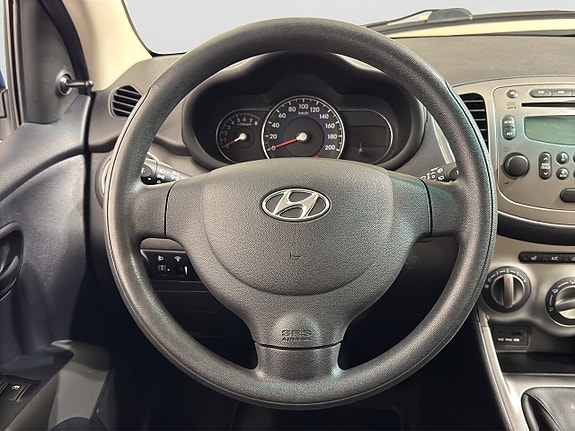 Hyundai i10 13 of 16