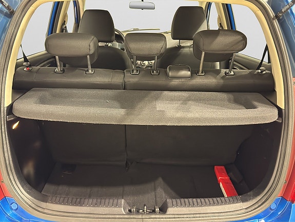 Hyundai i10 11 of 16