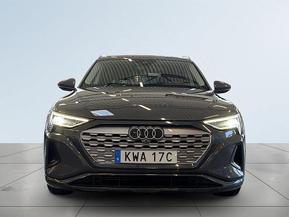 Audi Q8 e-tron 2 of 5