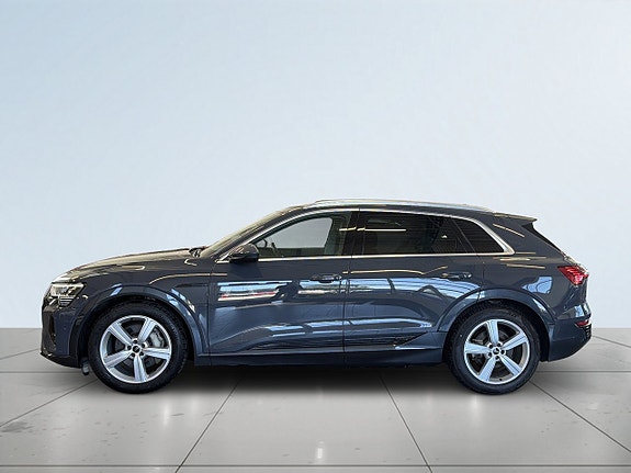 Audi Q8 e-tron 4 of 5