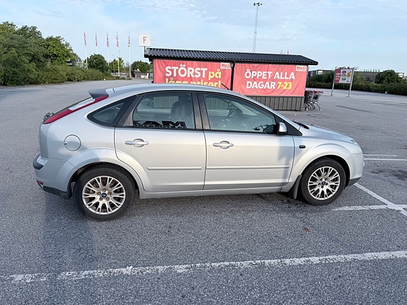 Ford Focus 3 of 9