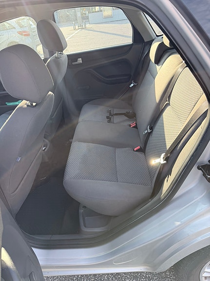 Ford Focus 7 of 9