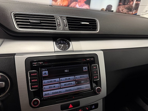 Volkswagen Passat Alltrack 23 of 30