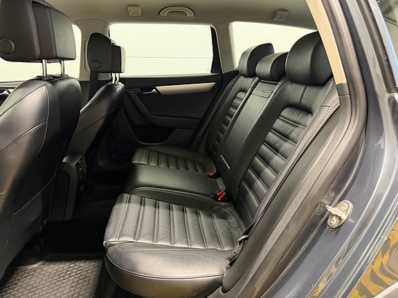 Volkswagen Passat Alltrack 16 of 30
