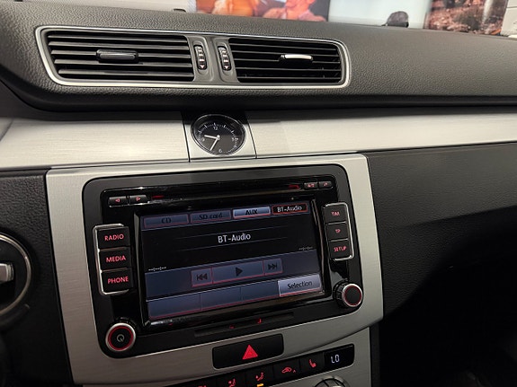 Volkswagen Passat Alltrack 24 of 30
