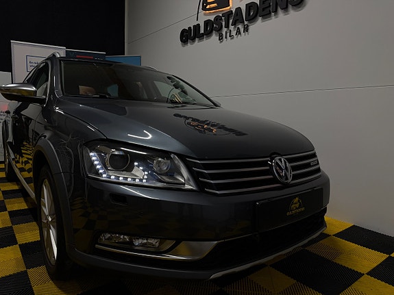 Volkswagen Passat Alltrack 4 of 5