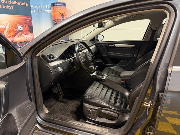 Volkswagen Passat Alltrack 18 of 30