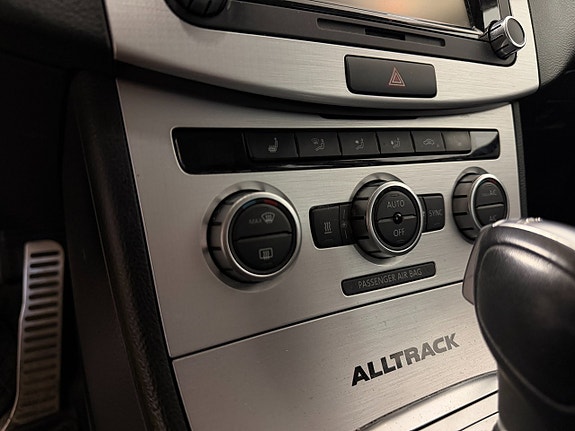 Volkswagen Passat Alltrack 22 of 30