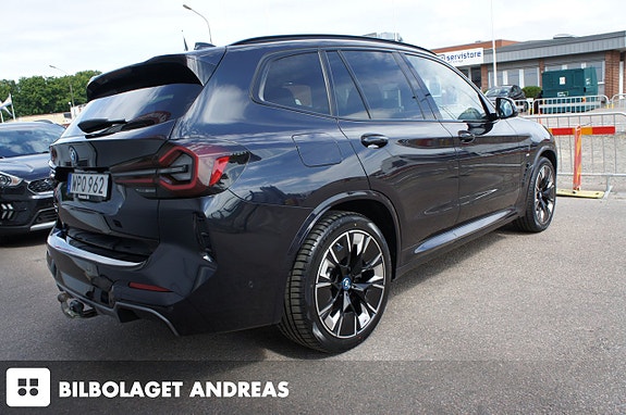 BMW X3 4 of 5