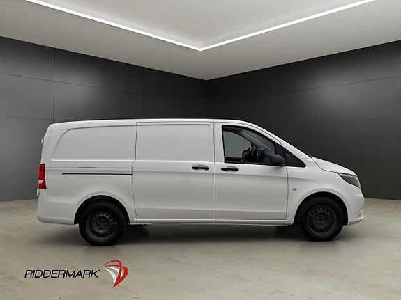 Mercedes-Benz Vito 108 2 of 5
