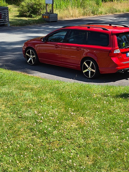 Volvo V70 4 of 6