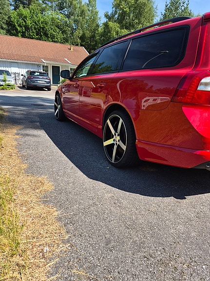 Volvo V70 3 of 6