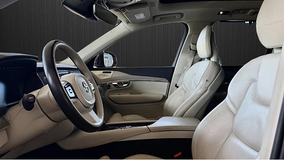 Volvo XC90 6 of 13