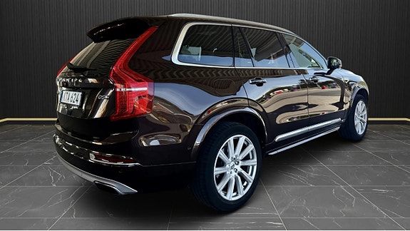 Volvo XC90 4 of 5