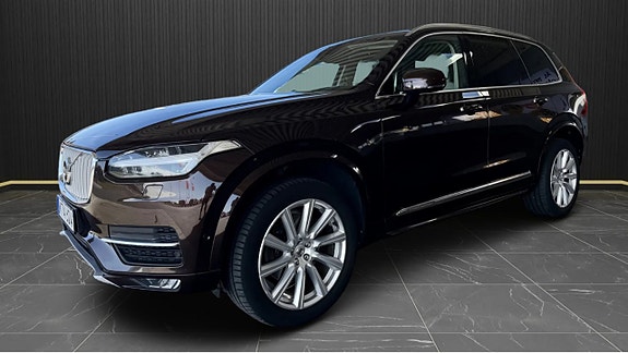 Volvo XC90 2 of 5