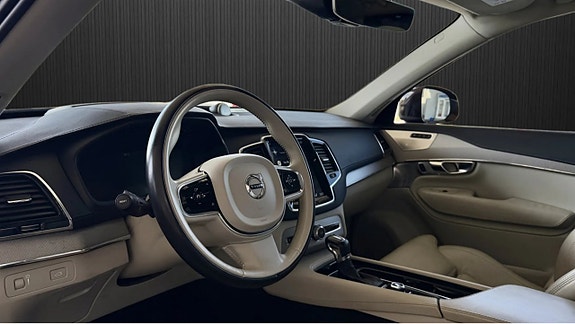 Volvo XC90 5 of 5