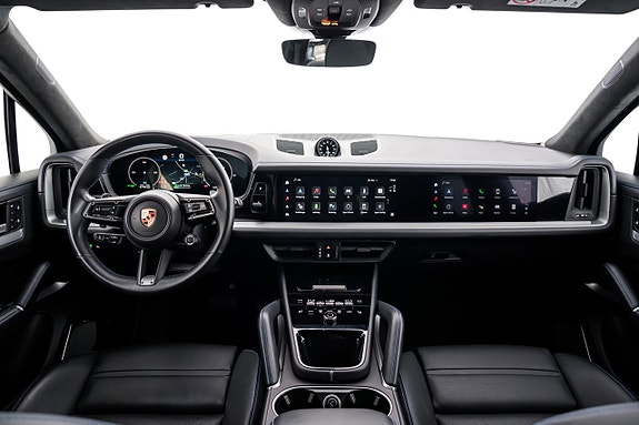 Porsche Cayenne 11 of 30