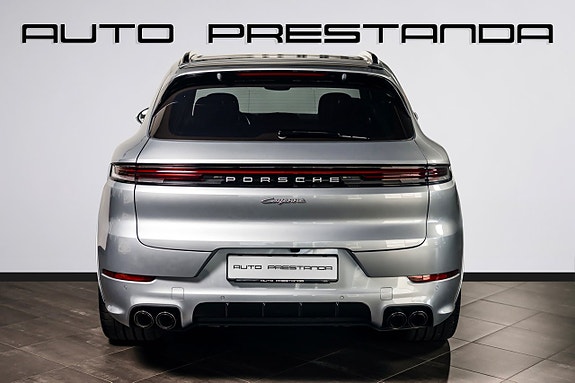 Porsche Cayenne 4 of 30