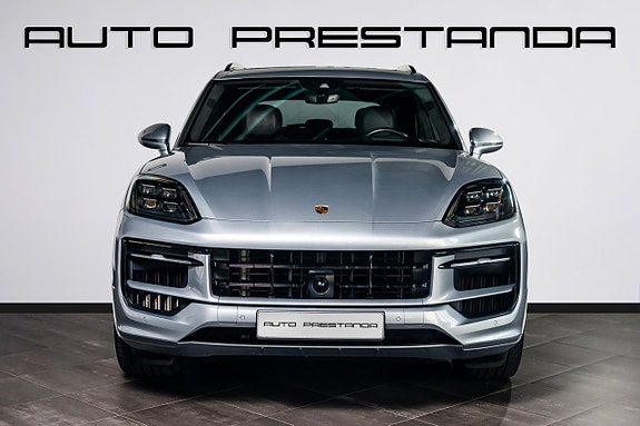 Porsche Cayenne 3 of 30