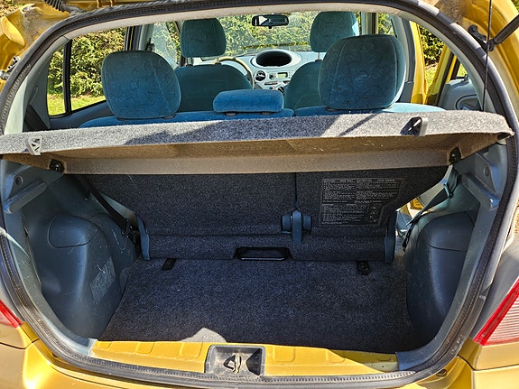 Toyota Yaris 7 of 14