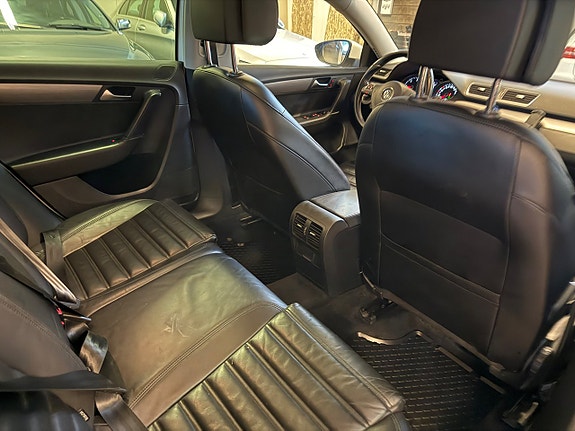 Volkswagen Passat 7 of 13