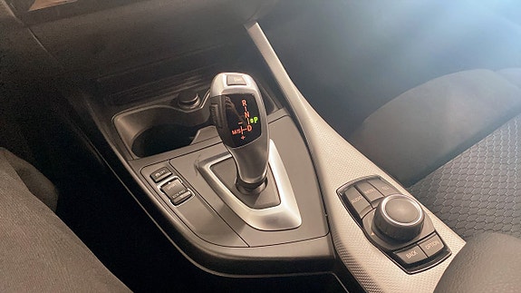 BMW 118d 13 of 18
