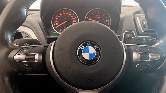 BMW 118d 15 of 18