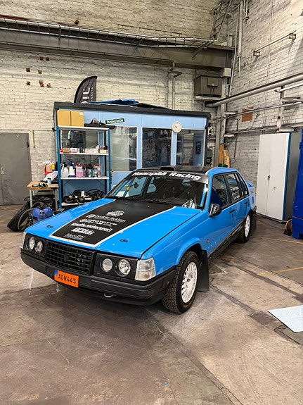 Volvo 940 3 of 5