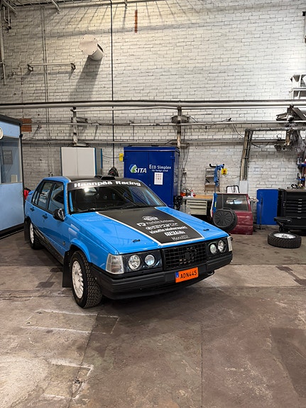 Volvo 940 2 of 5