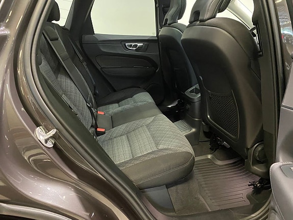 Volvo XC60 3 of 5