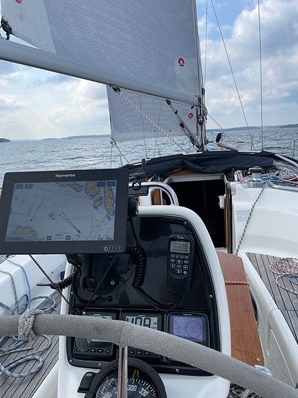 Bavaria 35 Cruiser – Mycket välutrustad med modernt elektronik- och energisystem 5 of 5