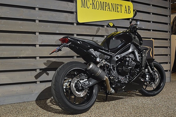Yamaha MT-09 3 of 5