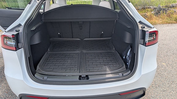 Tesla Model Y 7 of 11