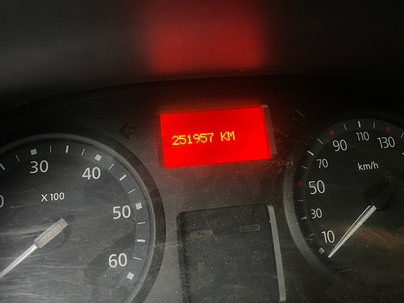 Renault Trafic 2 of 3
