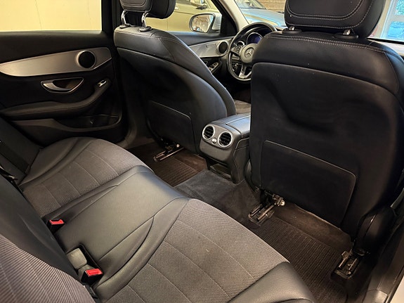 Mercedes-Benz C200 7 of 19