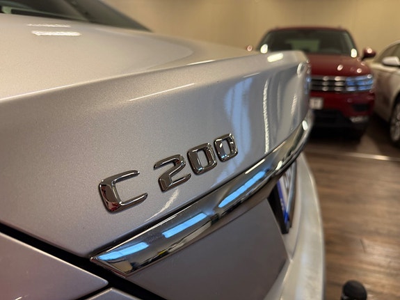 Mercedes-Benz C200 16 of 19