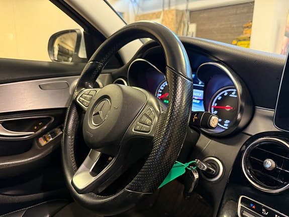 Mercedes-Benz C200 12 of 19