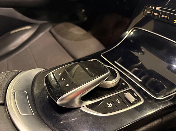 Mercedes-Benz C200 10 of 19