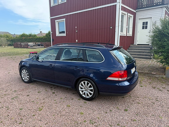 Volkswagen Golf V 2 of 5