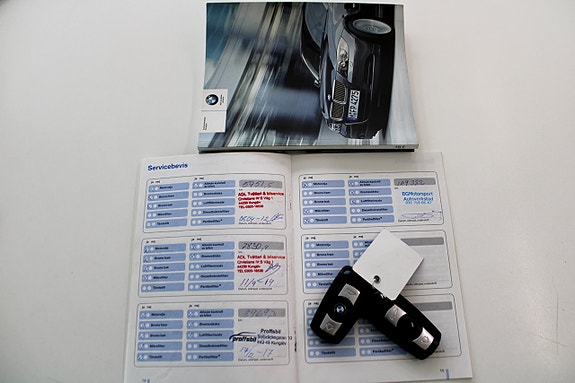 BMW 320i 16 of 21