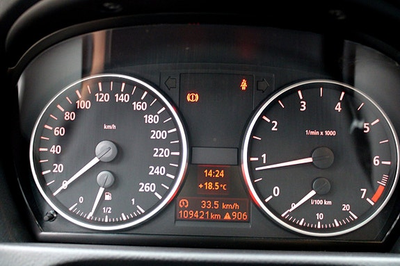 BMW 320i 12 of 21
