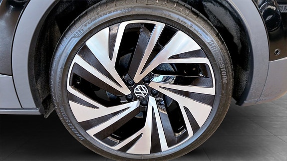 Volkswagen ID.4 6 of 14