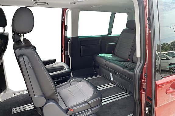 Volkswagen Multivan 12 of 14