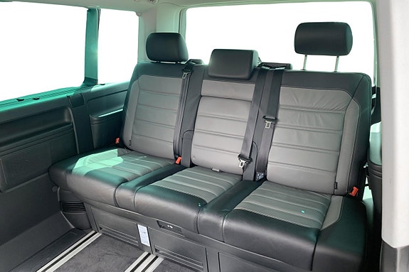 Volkswagen Multivan 9 of 14